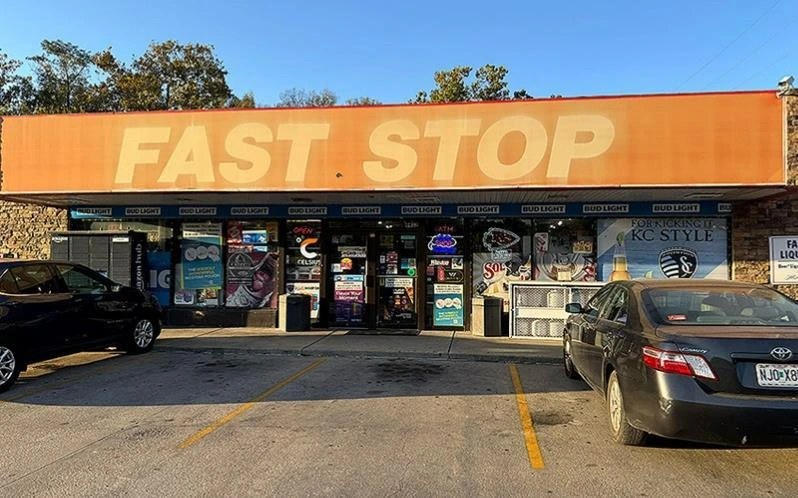 9932 MO-45, Parkville, MO 6415
